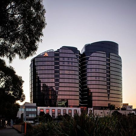 Melbourne Marriott Hotel Docklands Exterior photo The Marriott Melbourne Docklands