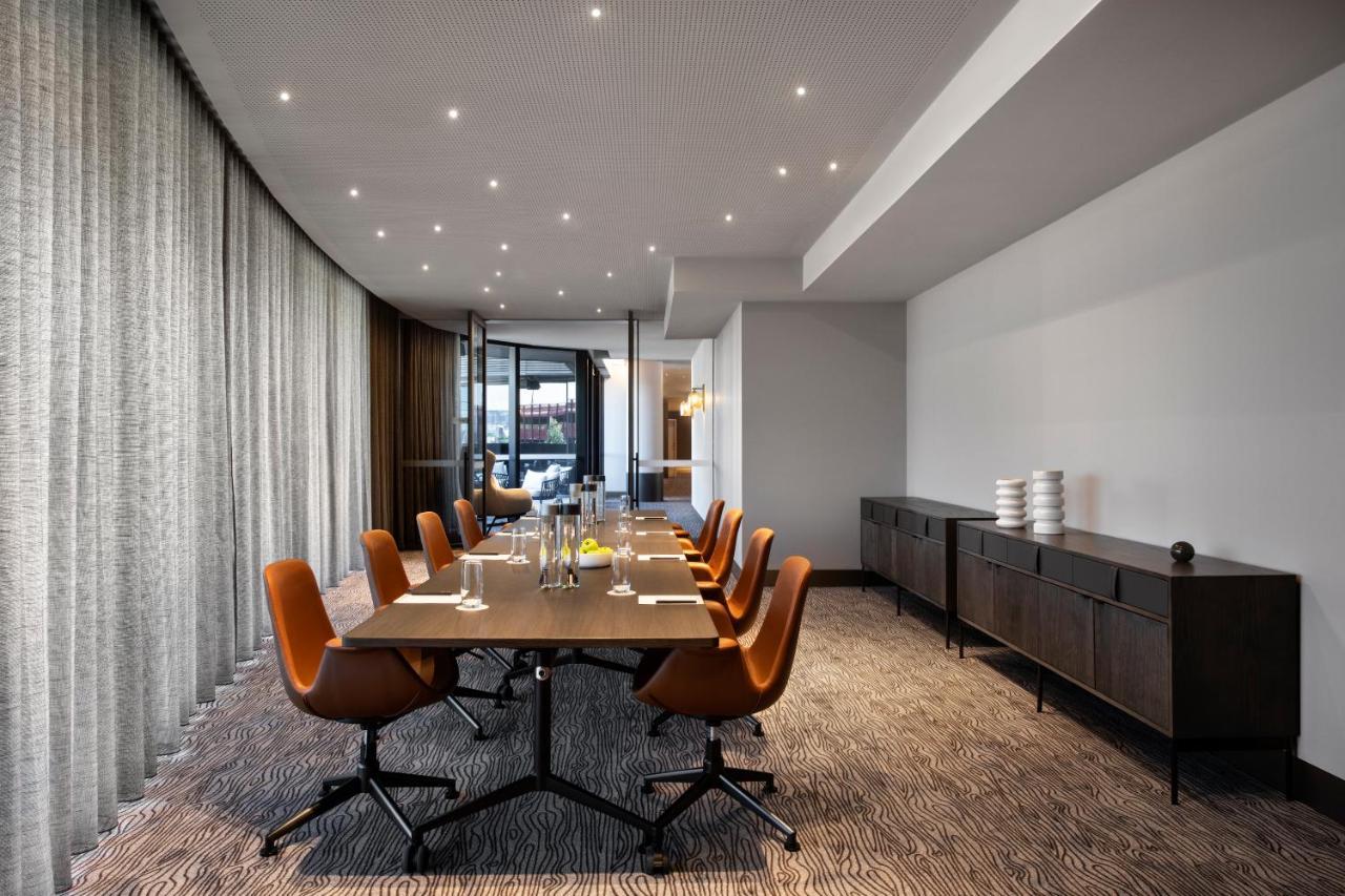 Melbourne Marriott Hotel Docklands Exterior photo Meeting room
