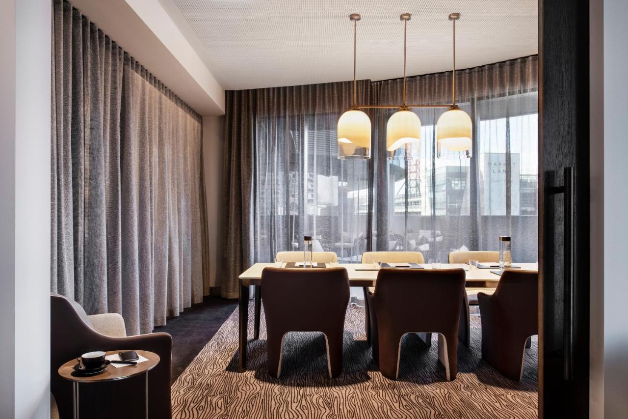 Melbourne Marriott Hotel Docklands Exterior photo The dining room