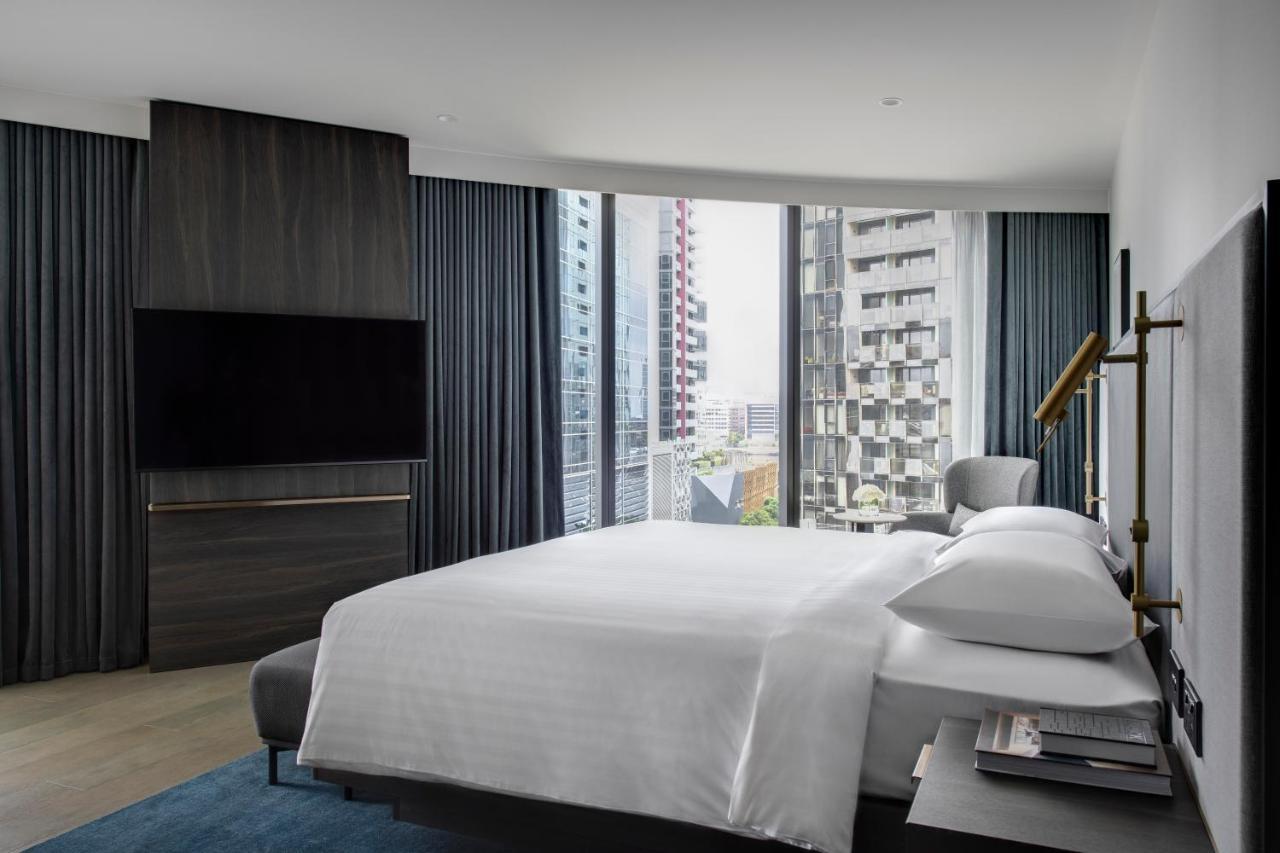 Melbourne Marriott Hotel Docklands Exterior photo A bedroom at the hotel