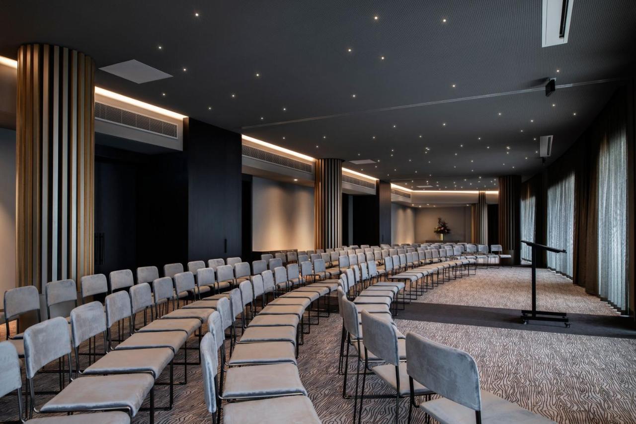 Melbourne Marriott Hotel Docklands Exterior photo Meeting room